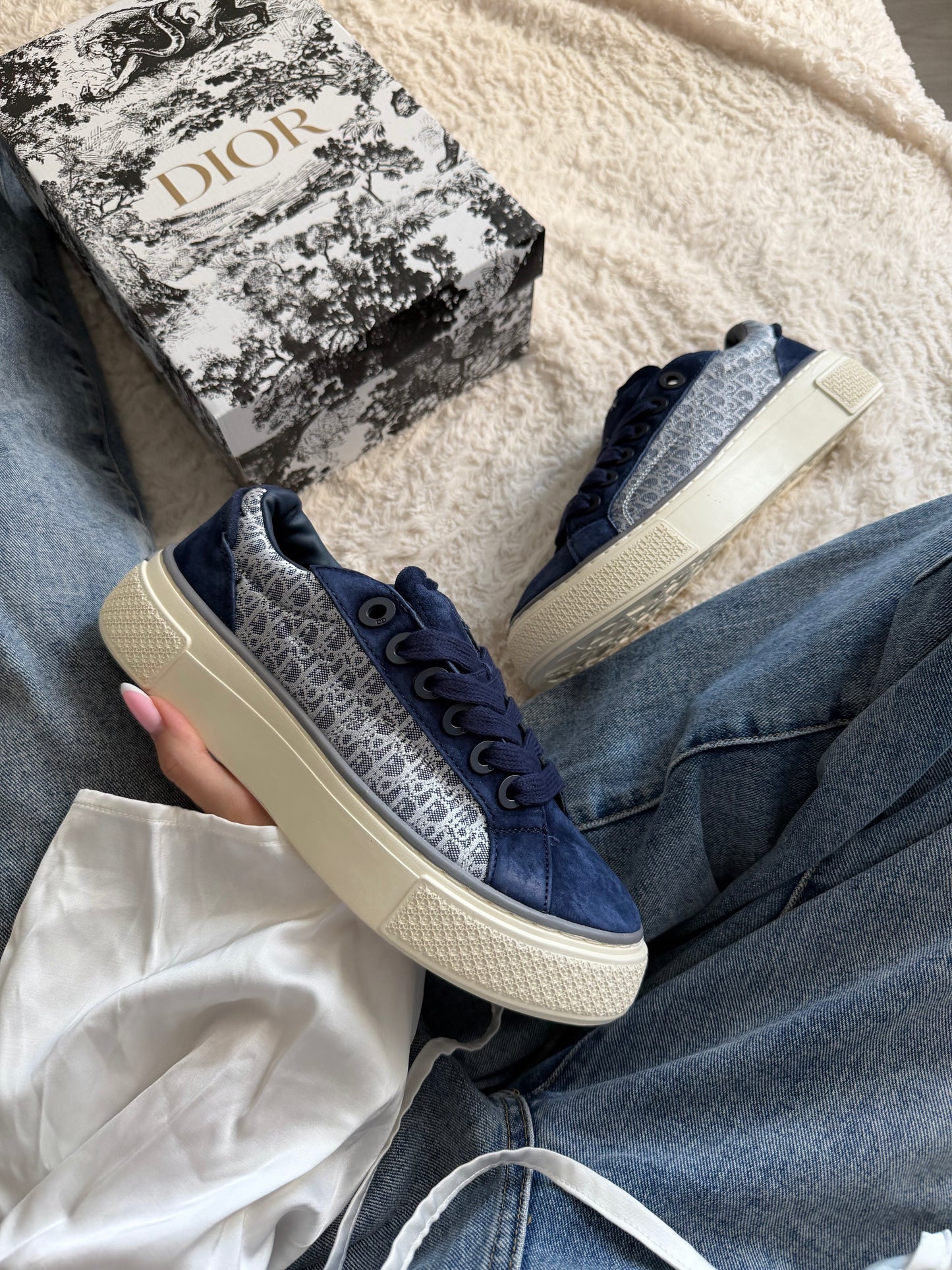 Dior B33 Blue VELNORA™