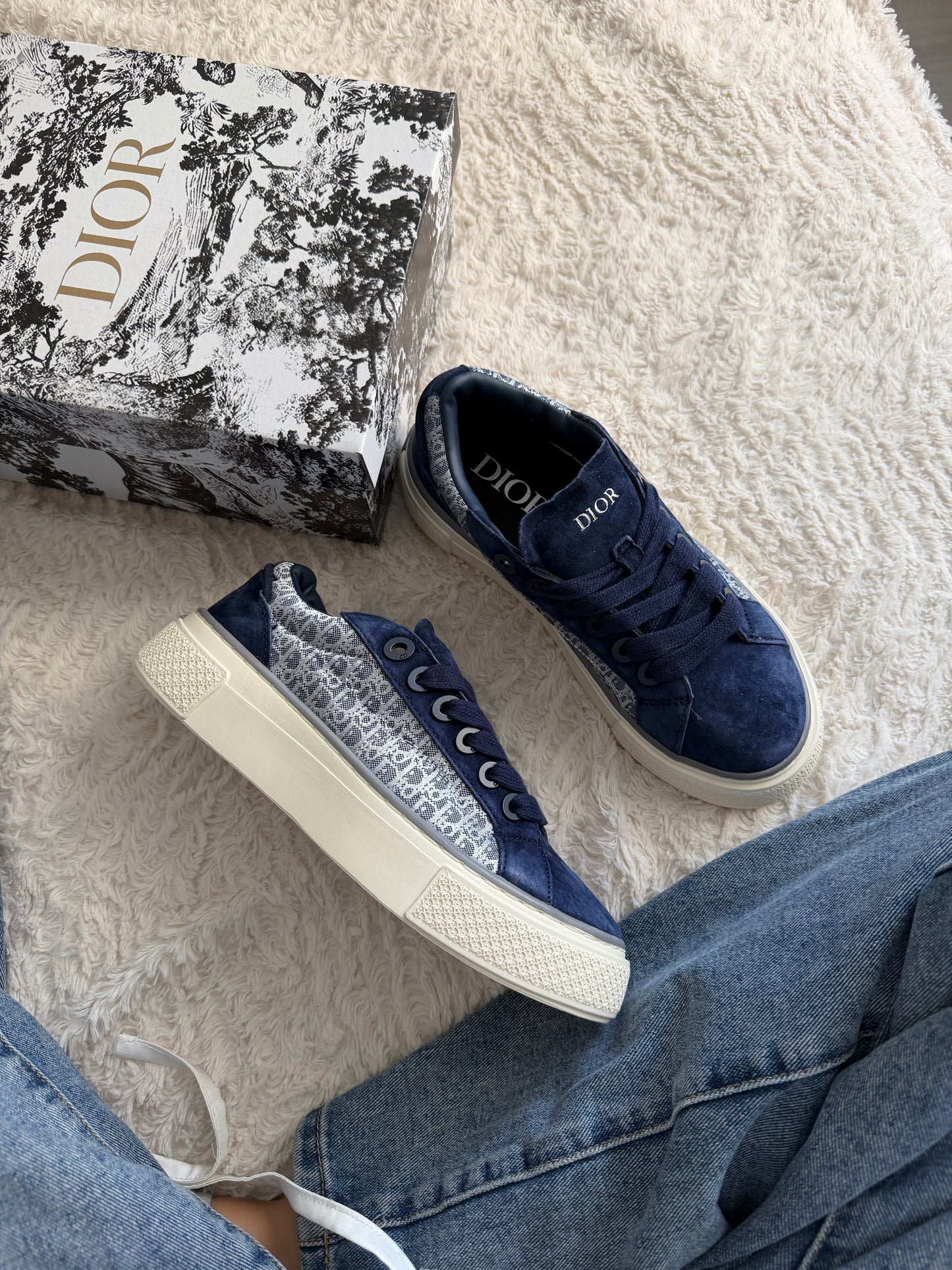 Dior B33 Blue VELNORA™