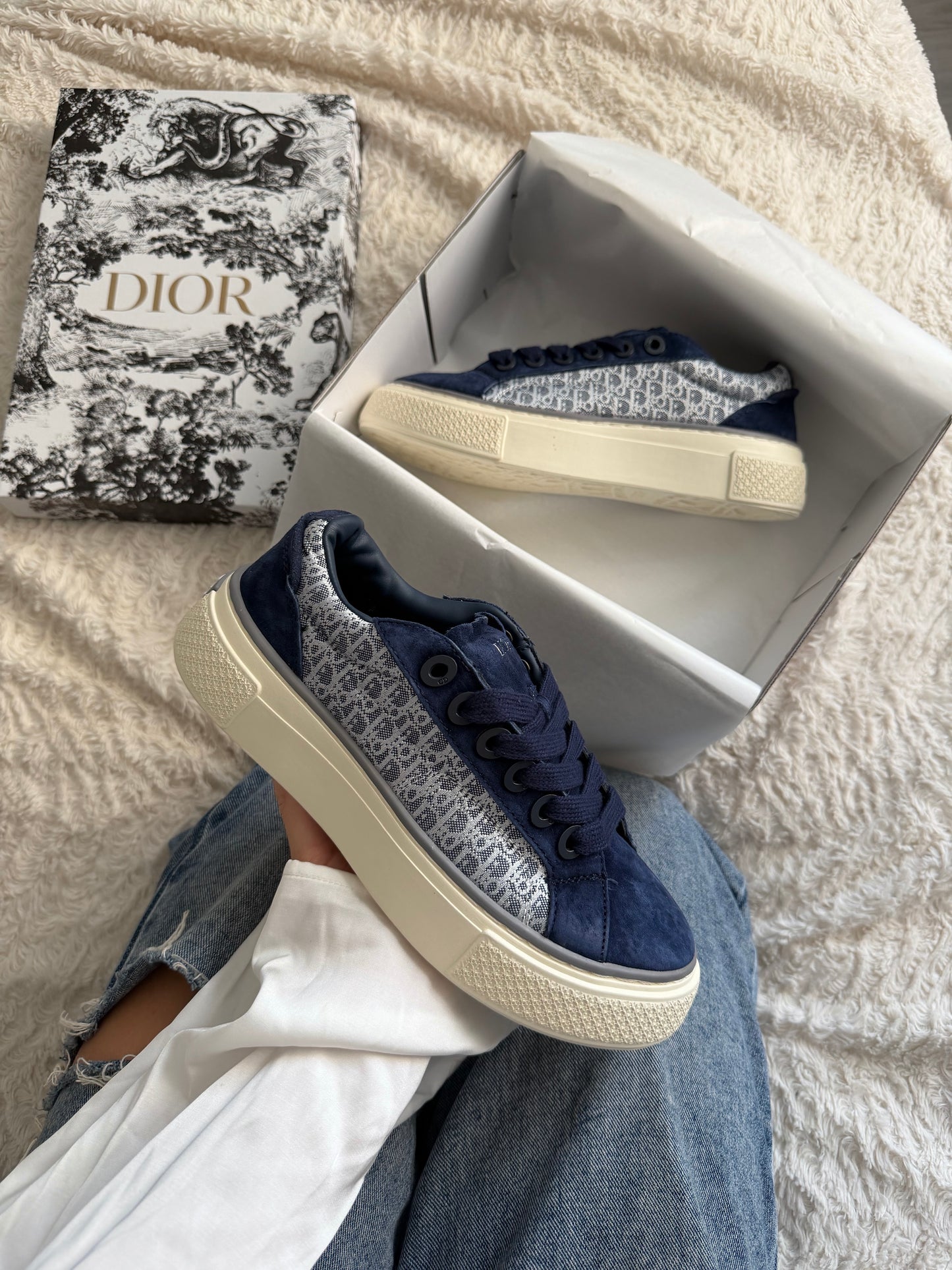 Dior B33 Blue VELNORA™