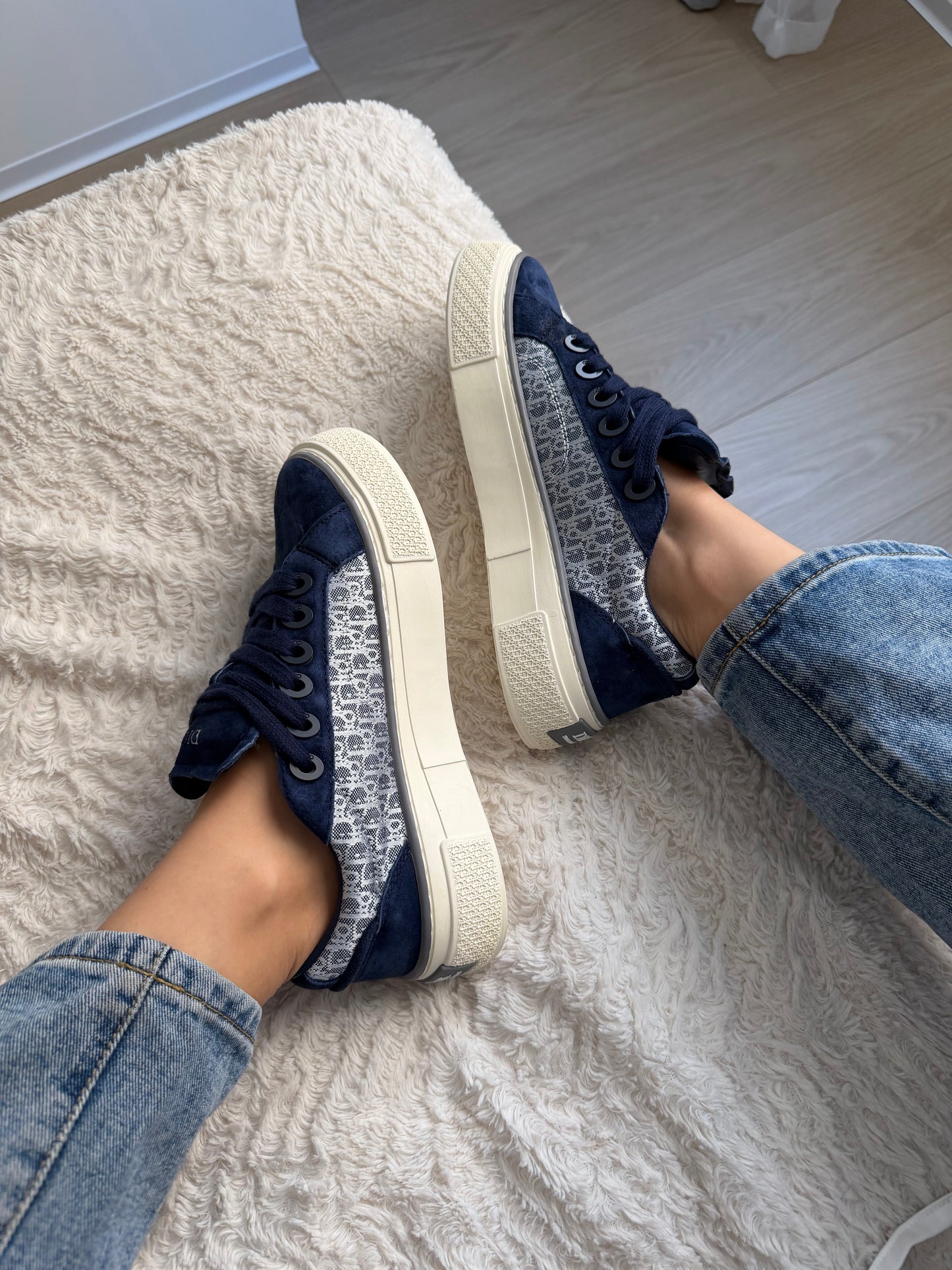 Dior B33 Blue VELNORA™
