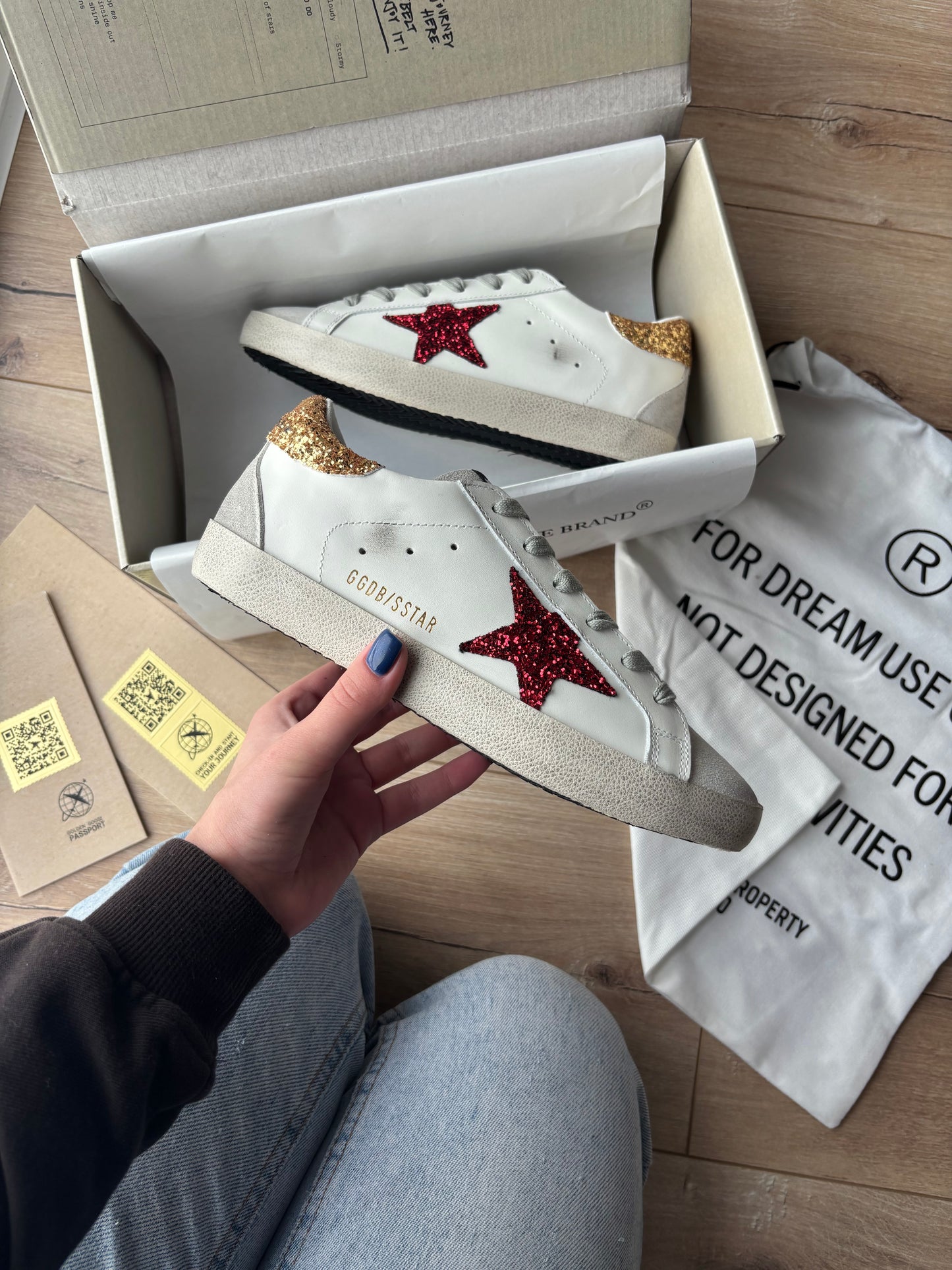 Golden Goose Glitter Star Sneakers VELNORA™