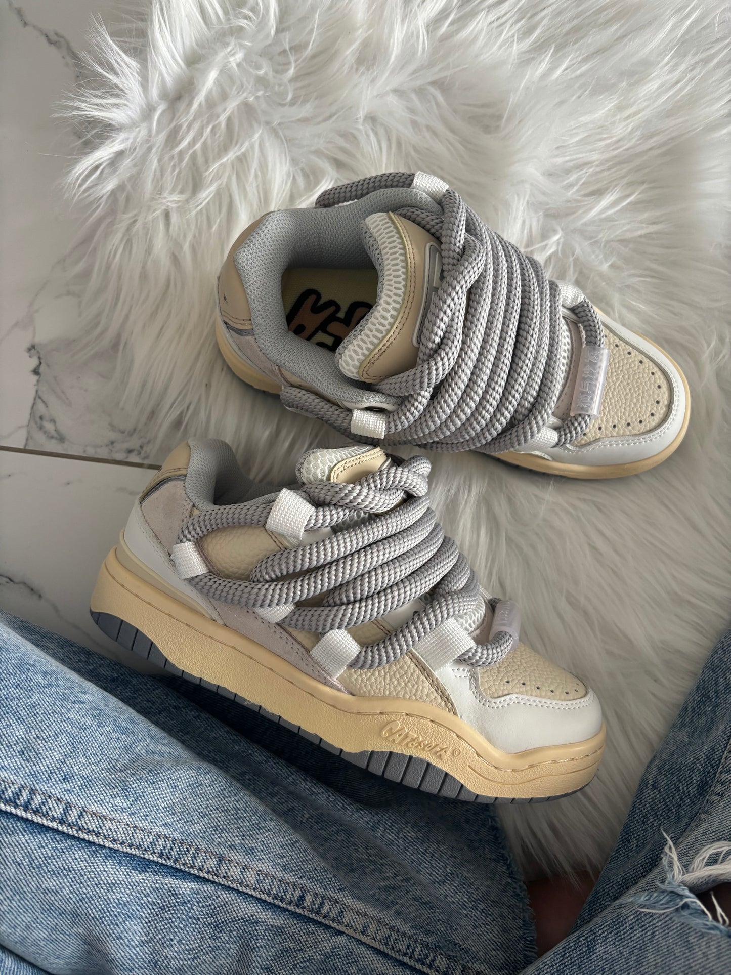 Cat&Sofa Beige White Rope Laces