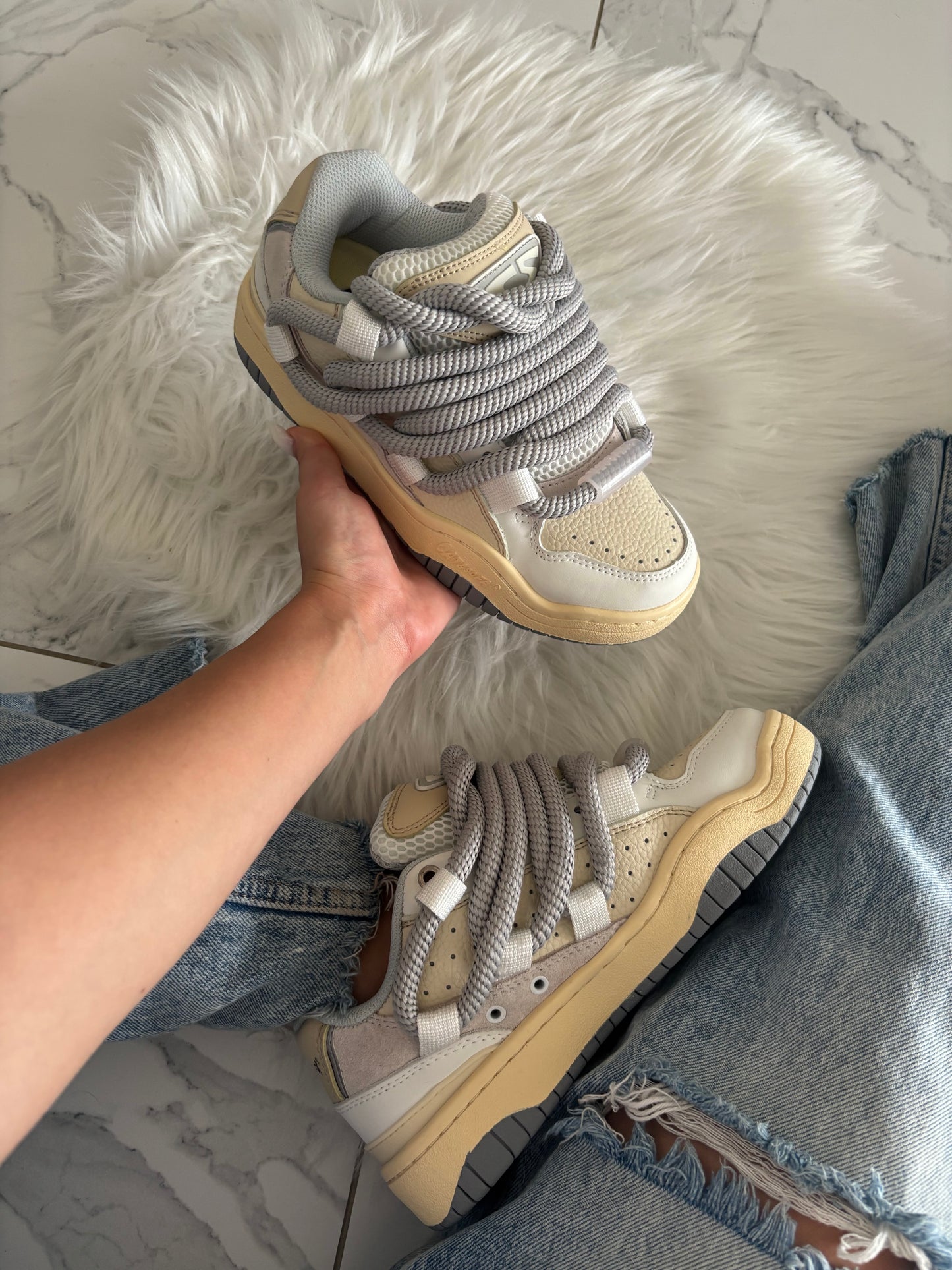 Cat&Sofa Beige White Rope Laces