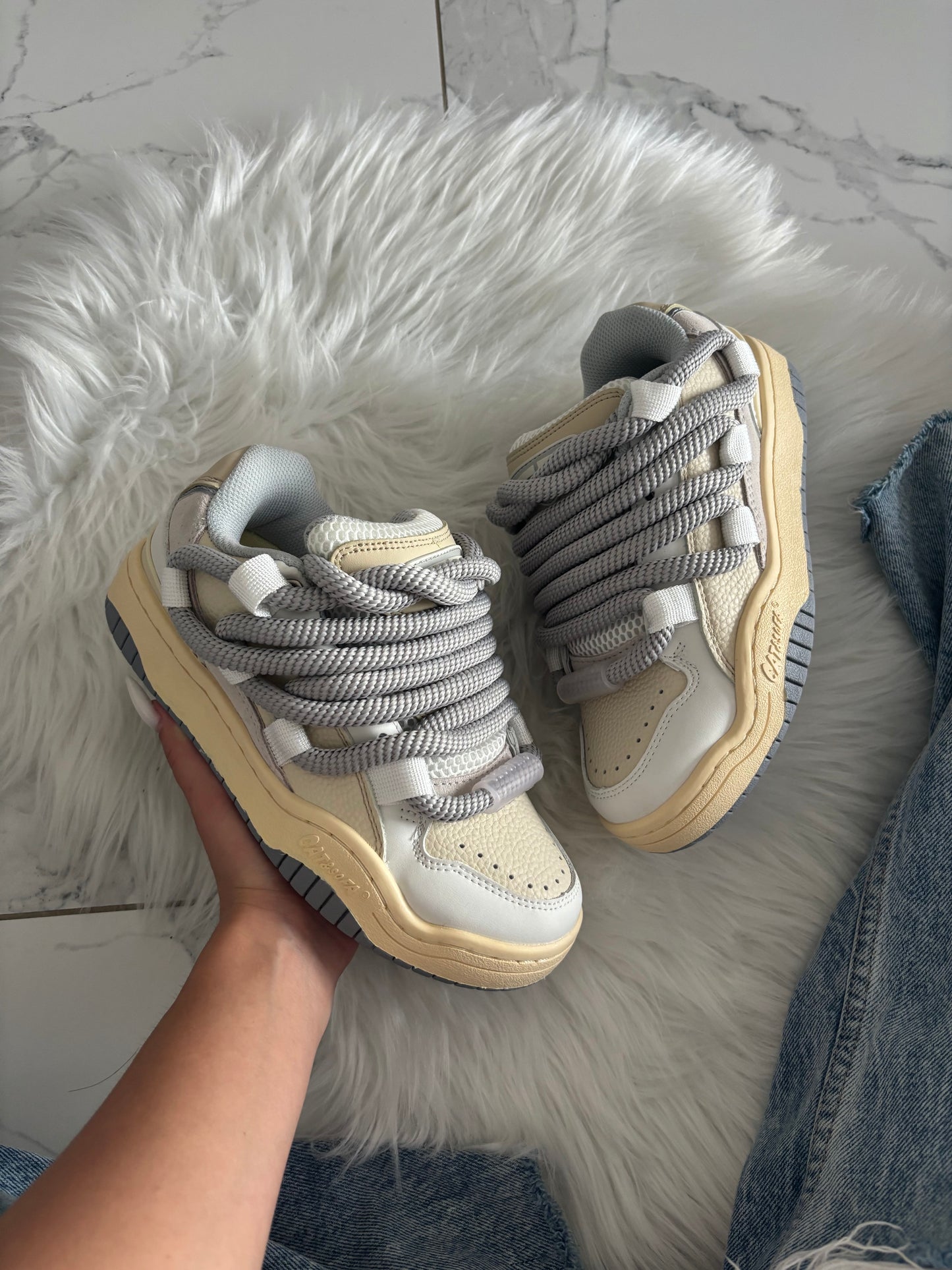 Cat&Sofa Beige White Rope Laces