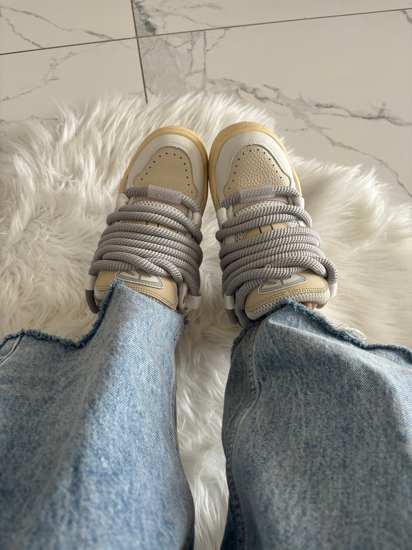 Cat&Sofa Beige White Rope Laces
