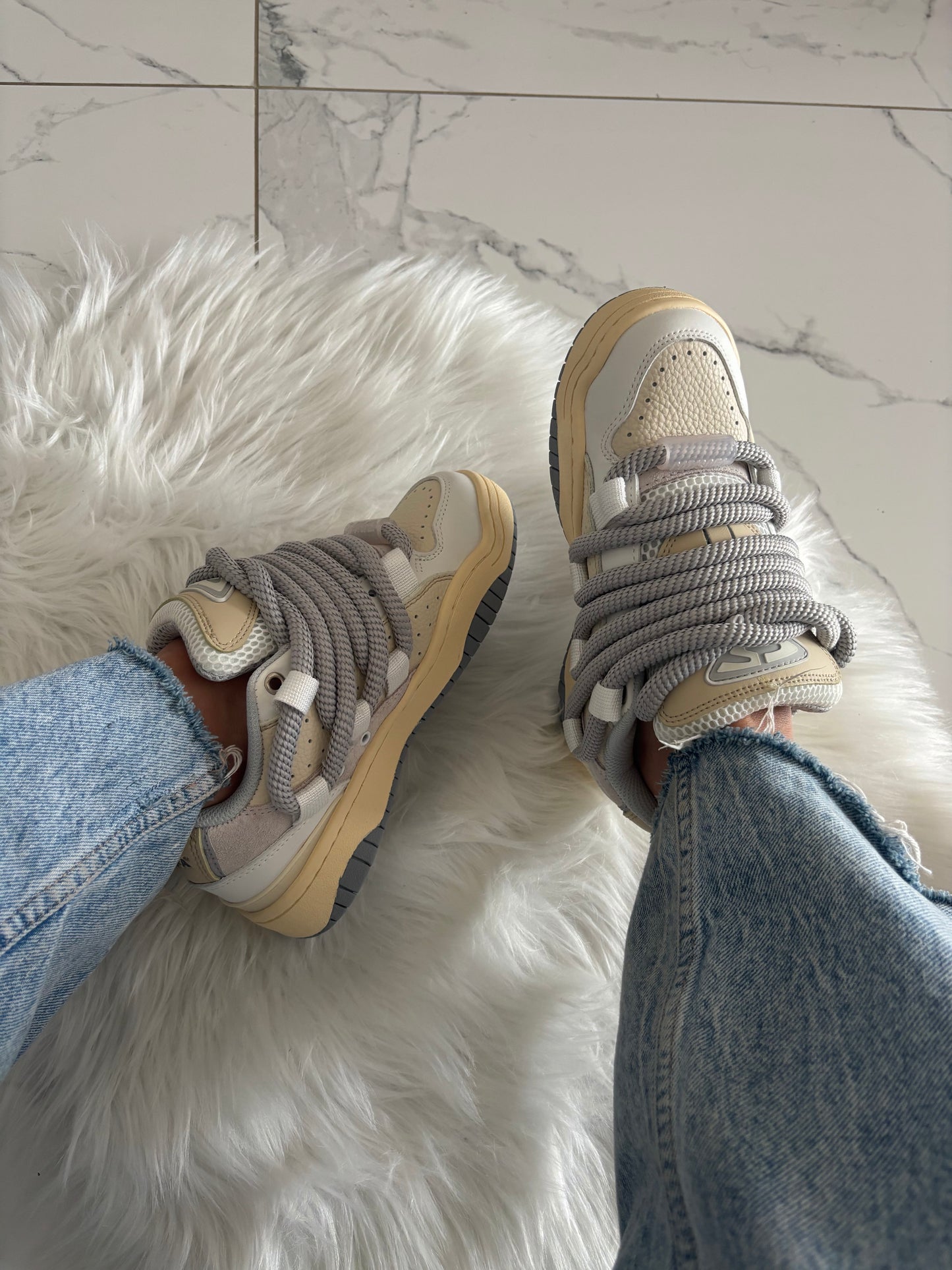 Cat&Sofa Beige White Rope Laces