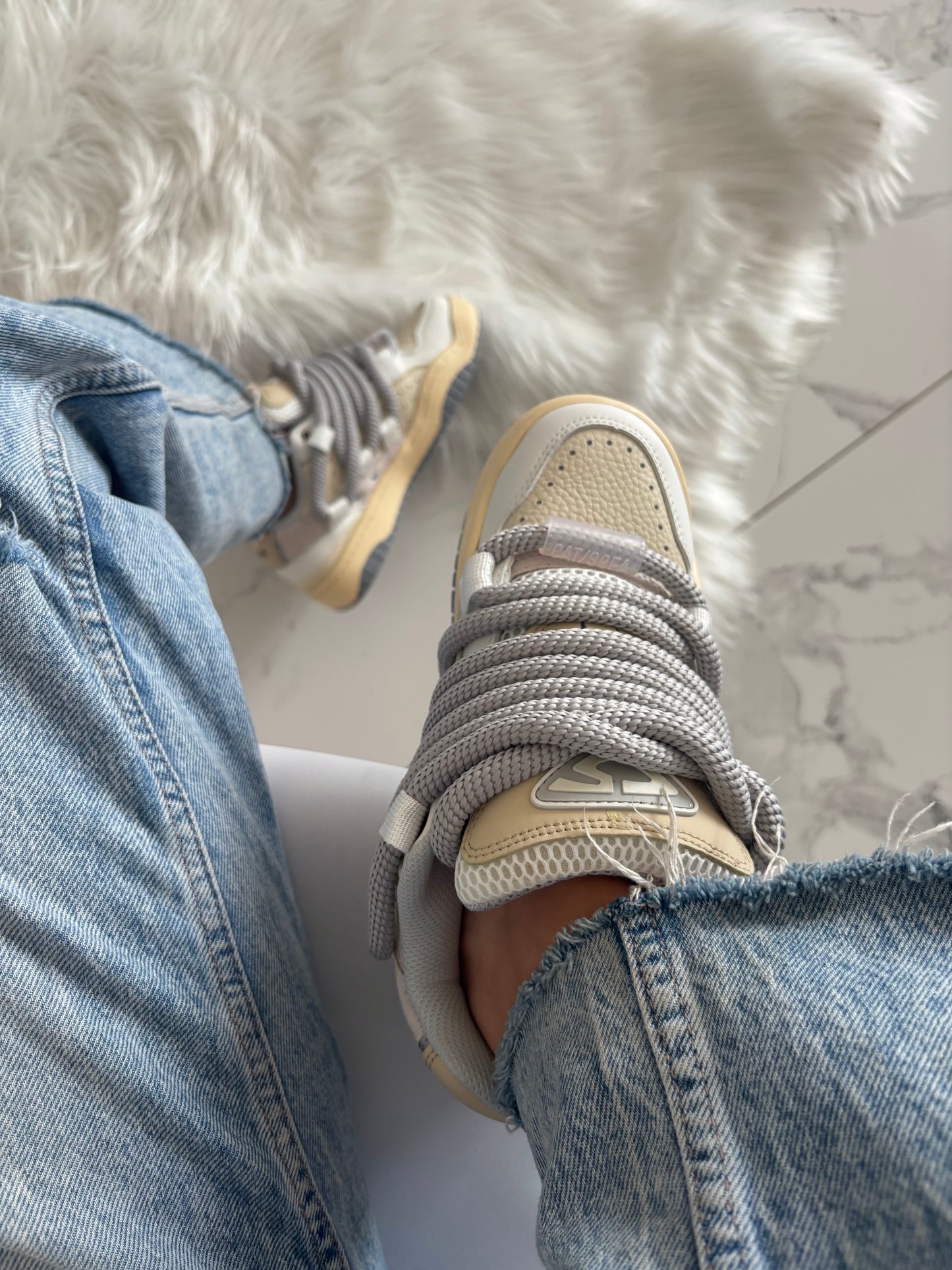 Cat&Sofa Beige White Rope Laces